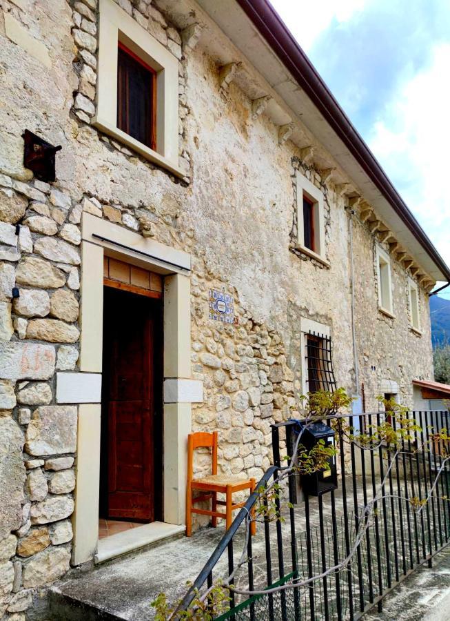 Ai Limiti • 67 • Stonehouse Guest House Palombaro Exterior foto