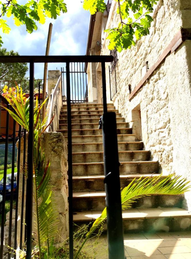 Ai Limiti • 67 • Stonehouse Guest House Palombaro Exterior foto