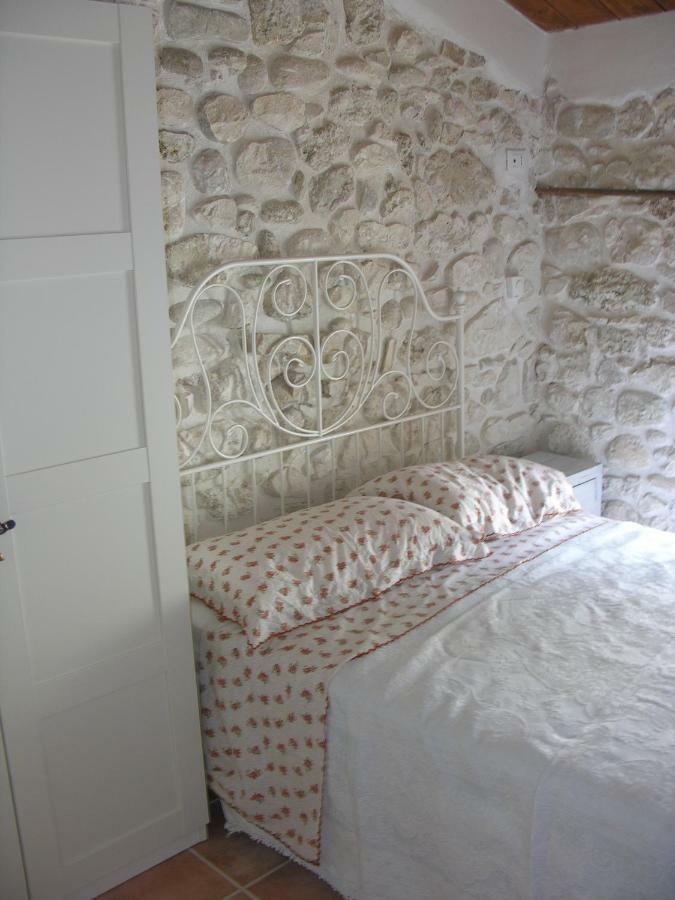 Ai Limiti • 67 • Stonehouse Guest House Palombaro Exterior foto